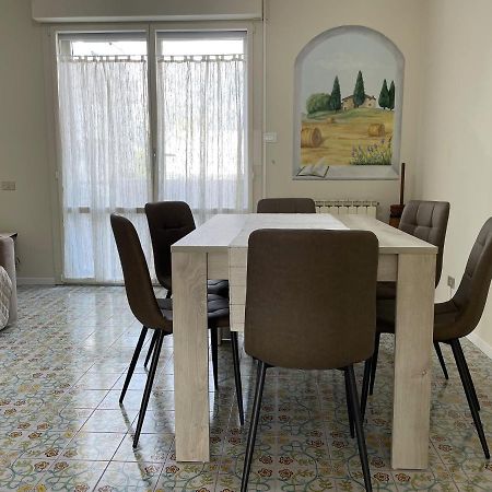 Stefano'S Guests House: 2 Bedrooms & Parking In Viareggio Exterior foto