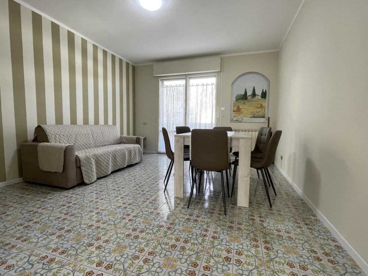 Stefano'S Guests House: 2 Bedrooms & Parking In Viareggio Exterior foto